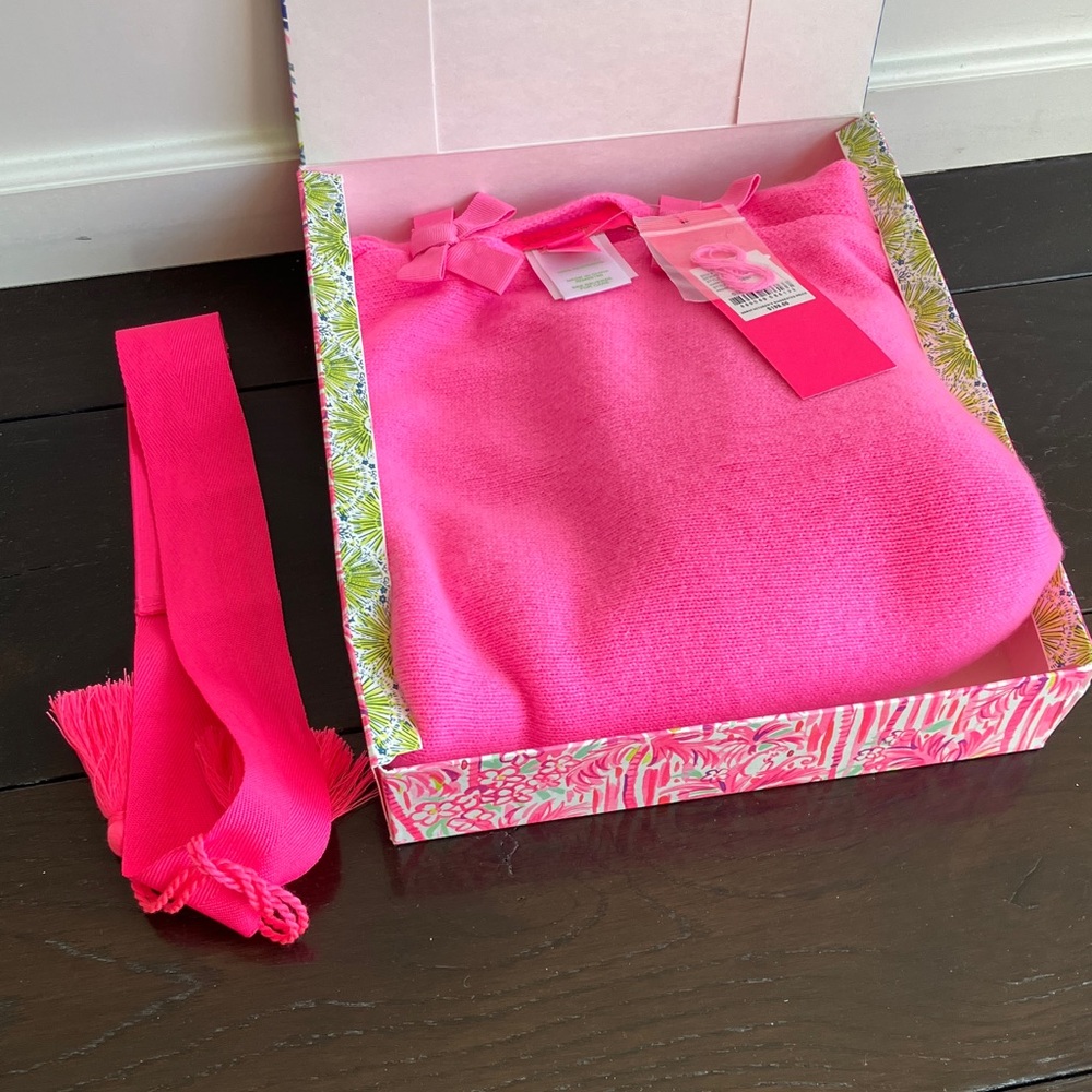 LILLY PULITZER Harp Cashmere Wrap/Poncho Prosecco Pink With Bows OS NWT - Picture 9 of 10